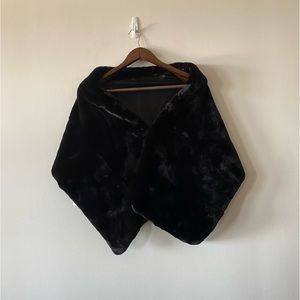 Formal (bridal) shawl black faux fur new with tags
